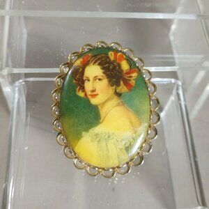 Victorian Pendant Brooch Pin Vintage Oval Portrait Brooch Pin Gold Tone Scallop